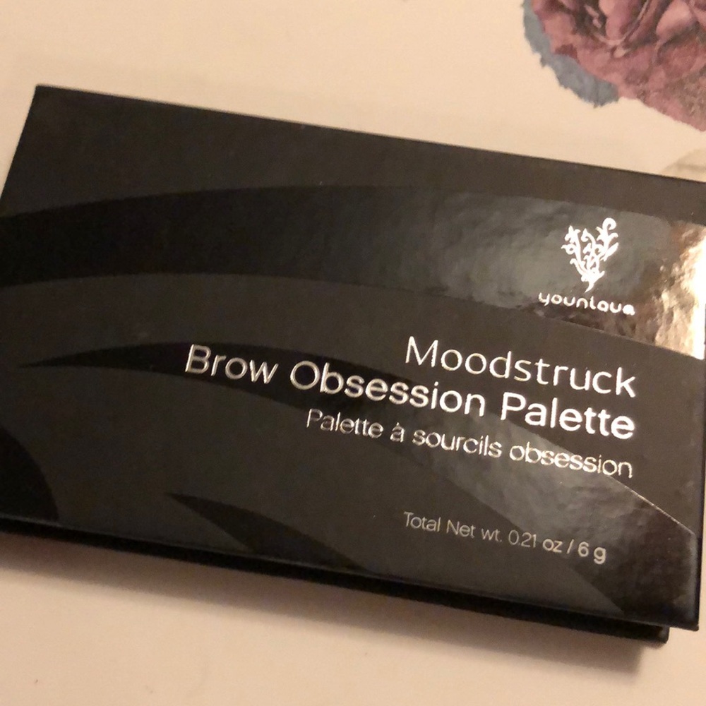 Younique Moodstruck Brow Palette